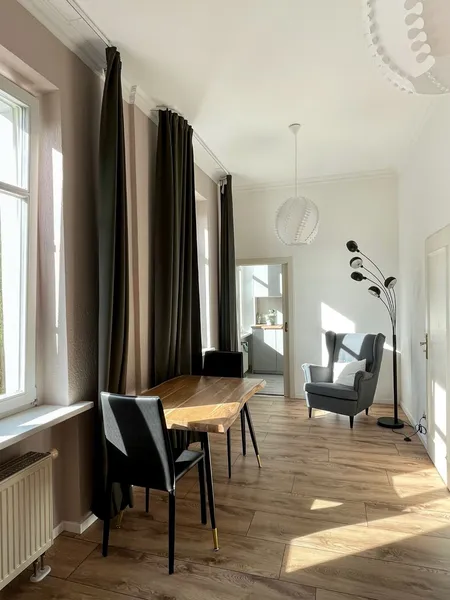 Für Pendler: Ruhe & Stil im Prinzenviertel: Voll möbliertes Apartment in sanierter Landhausvilla — photo 1